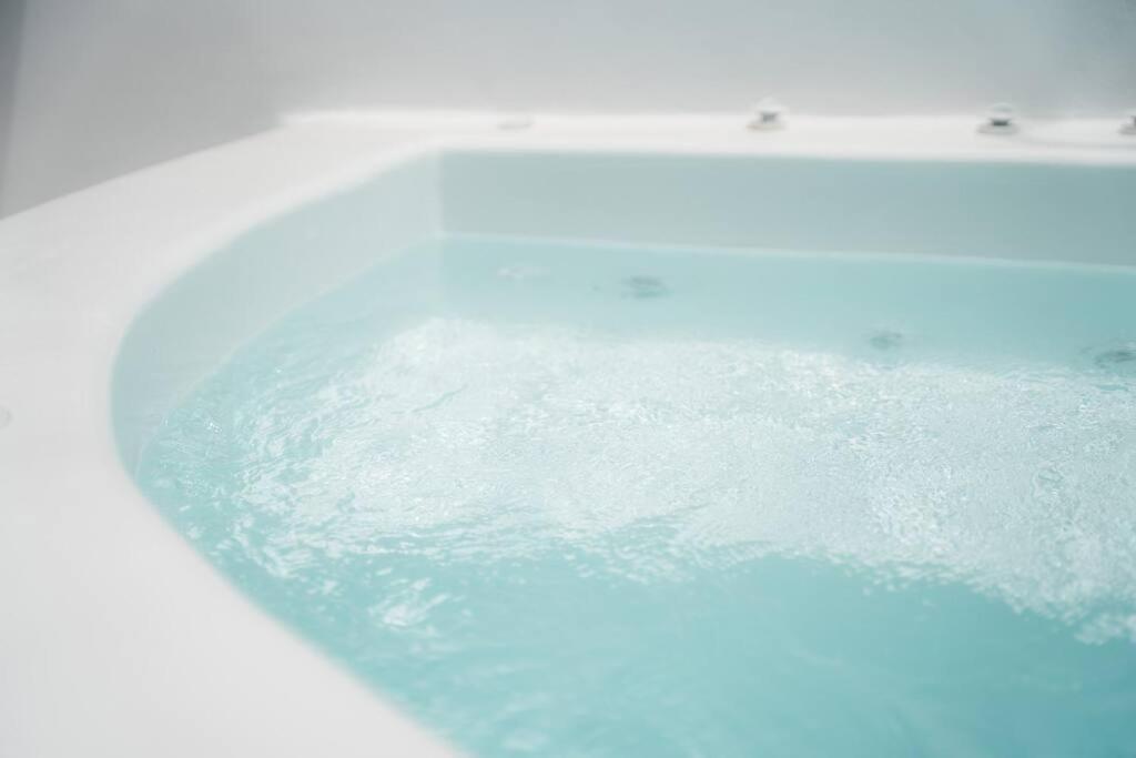Willa Akri Santorini With Heated Jacuzzi Emporio  Zewnętrze zdjęcie